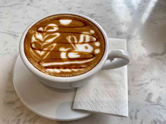 龙泽润宝-湛卢精品咖啡(兰德中心店)-"平日还是喜欢到这里来喝一杯