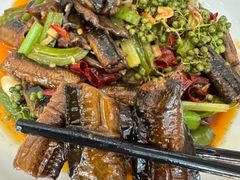 -丹水桥地锅鱼·翘嘴鲌·地方特色全鱼宴(丹江口大坝店)