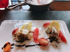油封鸭肉配玉兰菜-YUE·6·西式融合餐厅(外滩六号店)