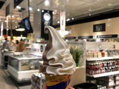 双色冰淇淋-宜家·瑞典风味餐厅(烟台路店)