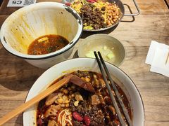 麻婆婆全家福面-麻婆婆白家肥肠粉(海岸城店)