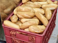 -Bánh Mì Huynh Hoa