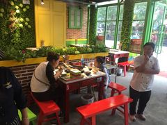 -钢管厂五区小郡肝串串香(奥克斯广场锦城万达店)