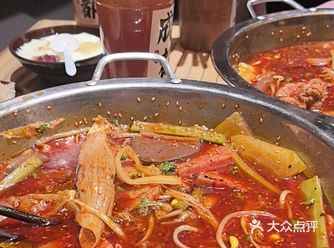 无名冒菜真的太绝啦！食材丰富新鲜，牛肉嫩滑、蔬菜爽口