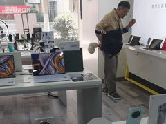 -荣耀授权专卖店(黄浦浙江中路店)