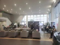-上海冠松华奥奥迪4S店(张江店)