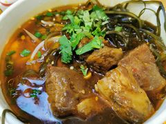 牛肉酸辣粉-吉品合酥脆烤饼(太平洋森活天地店)
