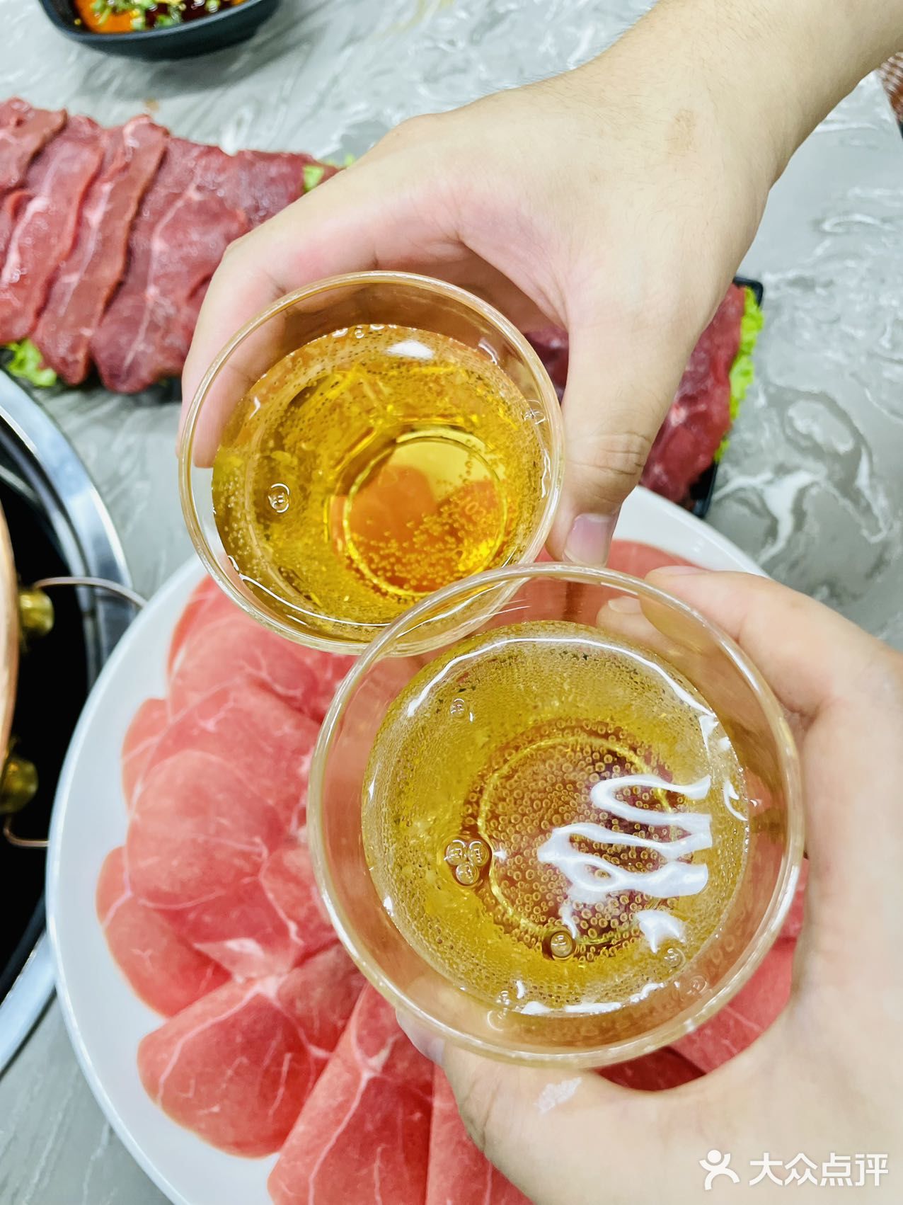 香气四溢,我俩吃了一半实在吃不动打包了