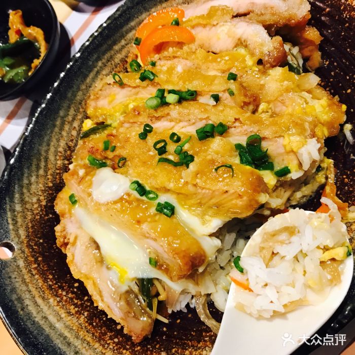 日式滑蛋猪排饭图片