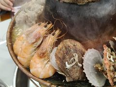 -一口猪海鲜浑锅·东北家常菜