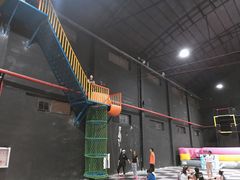 -嘿哟动霸CHUA·新潮玩运动娱乐中心·蹦床滑冰团建乐园