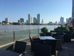 -曼谷湄南河畔华美达广场酒店