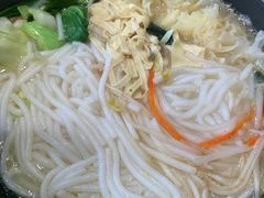 -灵芝妹子海鲜米线(劳动公园店)