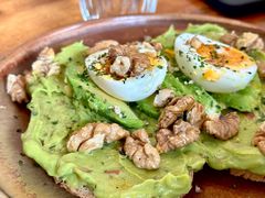 牛油果煮蛋吐司-RAC BAR(安福路店)