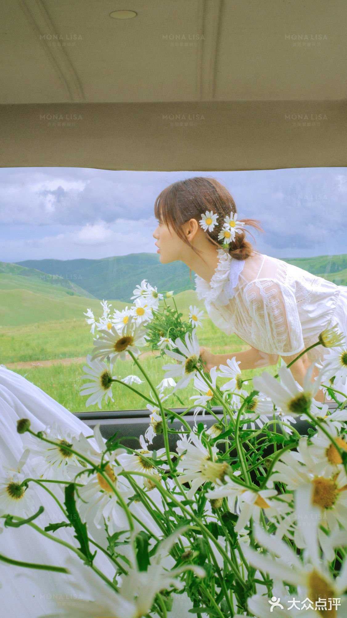 几束小雏菊就能拍出🌻日系电影感婚纱照