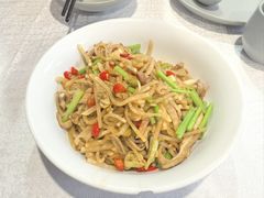 酸萝卜炒肥肠-湘中缘·湖南菜(娄底驻京办店)