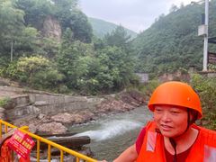 -安吉龙王山峡谷漂流