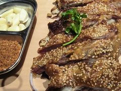 馕坑烤羊排-疆里疆外·和田烤肉·清真