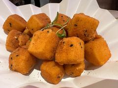黑松露脆皮豆腐粒-桂满陇·手作小笼包&江南叫花鸡(中山公园店)