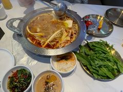 -鸡遇虾煲干锅火锅(小寨金莎店)