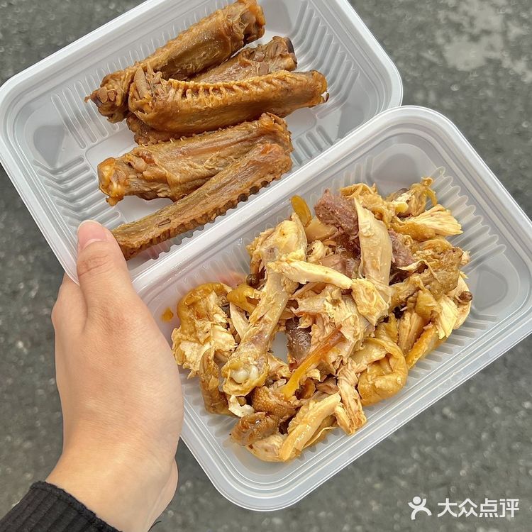 每次路过都要买上三盒的卤味谁懂啊
