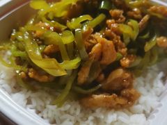 尖椒鸡丝盖饭-护国寺小吃(安定门店)
