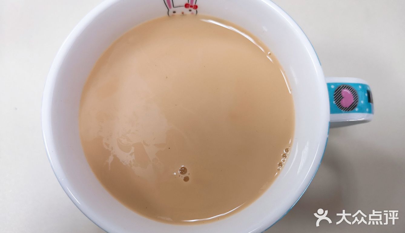 精致下午茶，颜值和口味兼顾的玫瑰鲜奶茶