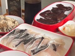 -毛辣果·贵州红酸汤牛肉火锅(西单店)