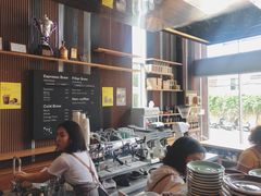 -ROAST coffee & eatery