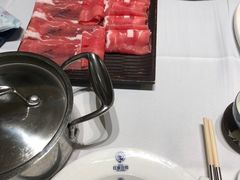 -红鼎豆捞·非遗鲍皇汤火锅(宝丰路店)