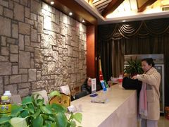 -鸿一饭店(隐秀路店)