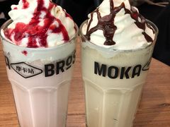 草莓奶昔-Moka Bros 摩卡站(嘉华店)