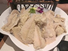 -老牌坊云南鱼豆花火锅(哈西万达店)