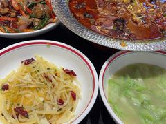 -川流不息·地道川菜·小龙虾(松东路店)