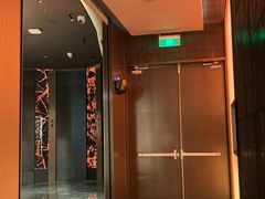-左庭右院鲜牛肉火锅黑金店(陆家嘴中心店)