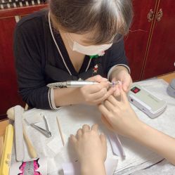 -花岐款式专研健康美甲沙龙