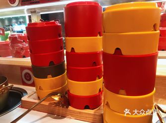 来新开的小火锅试试 抢到券就会超合适哦 这里的盘盘分