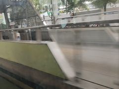 -咿呀口腔(光谷分院)