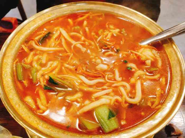 众海61黄食福剪刀面(东方亿象城店)-"东方亿象城楼上,服装楼层生意