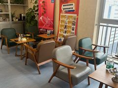 -无奔眼镜·蔡司·依视路授权店(马家堡店)