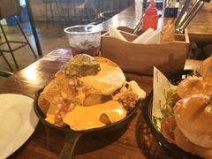 玉米片配酱ChipDipTrio-Liberty Brewing Co·曼哈顿餐吧