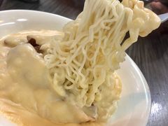 猪颈肉芝士捞公仔面-新记餐厅(香槟大厦店)