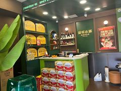 -曼听小寨海鲜烧烤·大连辣炒大王(盖州街店)