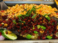 -宏兴烤鱼山庄(宣恩总店)