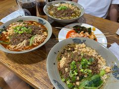 -丁丁猫重庆小面(徐州路店)