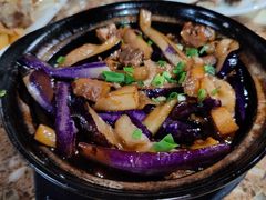 -黄记四更烤乳猪店