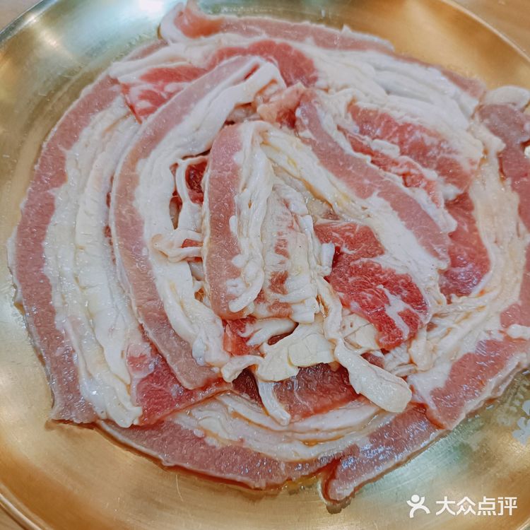 来这里吃烤肉的最终结果是肚饱眼还馋❗