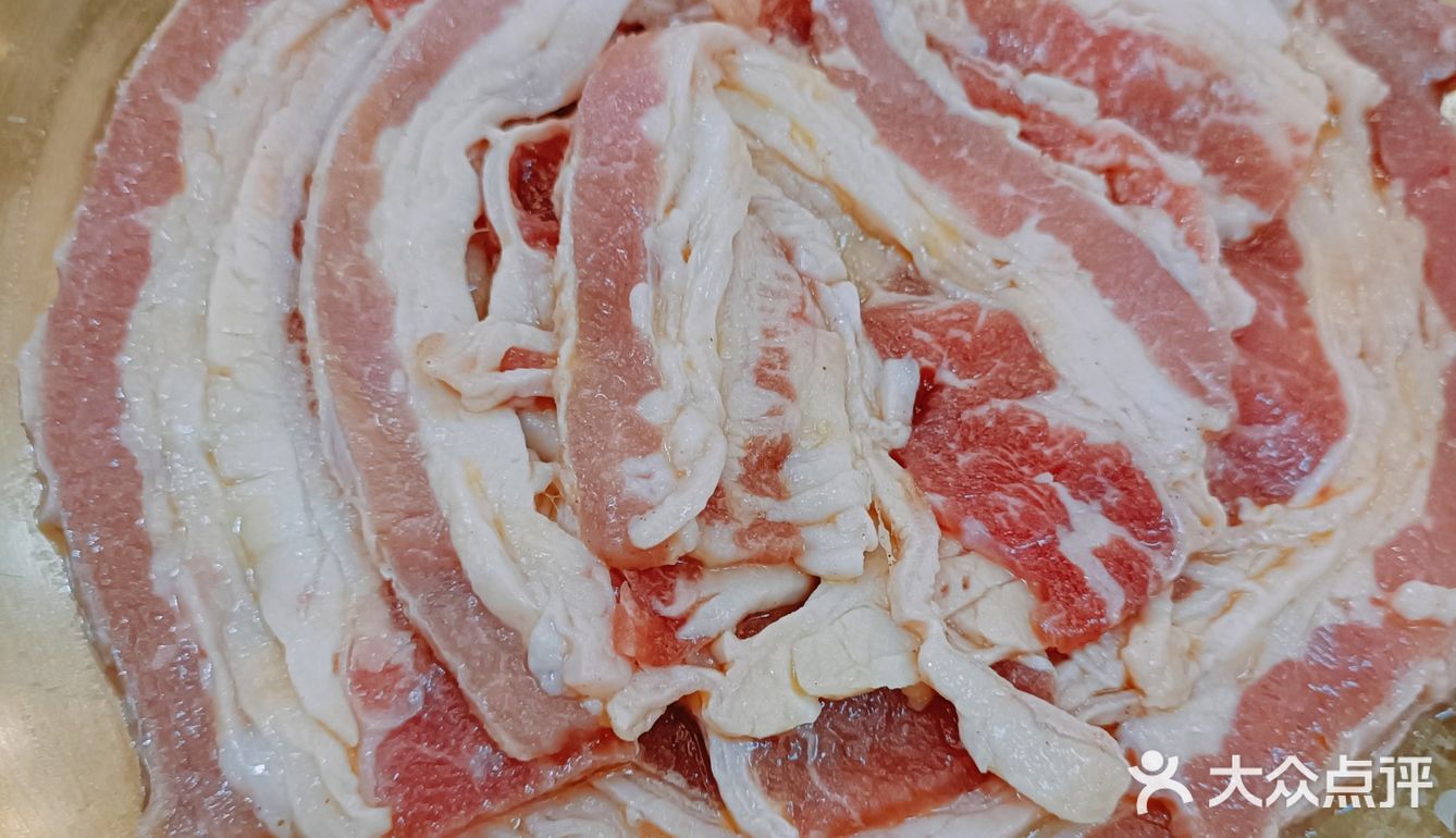 来这里吃烤肉的最终结果是肚饱眼还馋❗