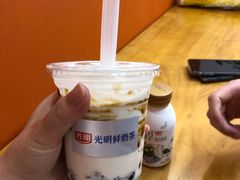 -光明新鲜屋·鲜乳茶(乾坤店)