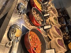 -广州万富希尔顿酒店·感趣自助餐厅·金秋蟹宴生蚝海鲜刺身